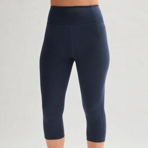 Girlfriend Collective Skyline Compressive High-Rise Capri Size Small